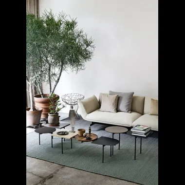 Tavolini Constellations in laccato e legno con struttura in metallo di Kristalia