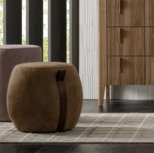 Pouf Domino in tessuto con cinghie in cuoio di Modesign