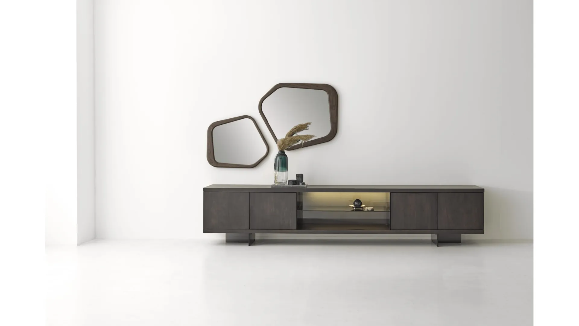 Specchiere York in noce canaletto di Modesign