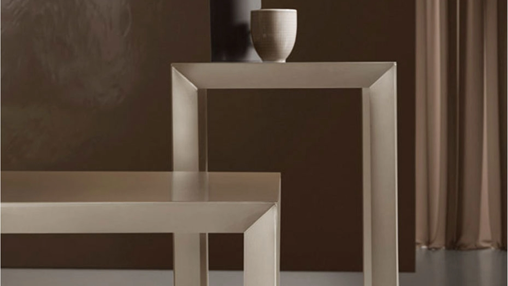 Tavolino in acciaio Frame di Rosini Night