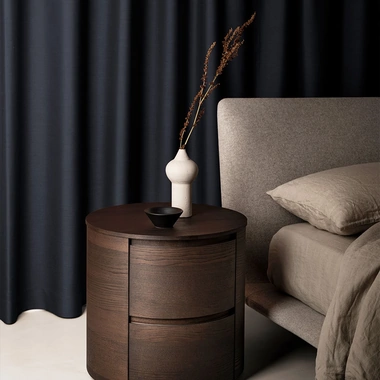 Comodino in legno Orbit di Kristalia