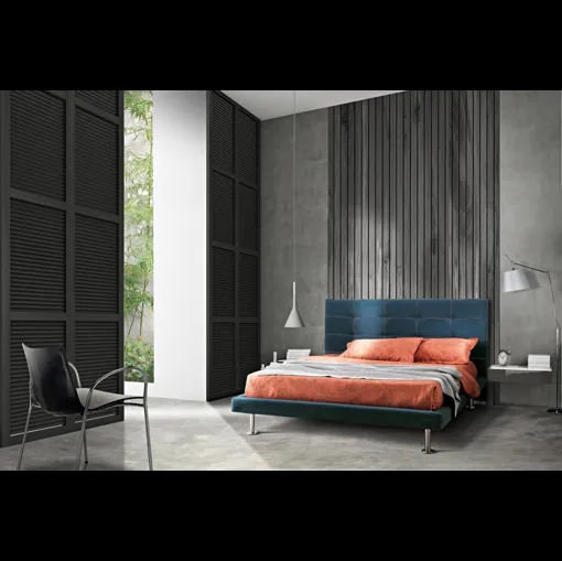 Letto matrimoniale in velluto blu con testiera dalla doppia cucitura in rilievo Bellini di Artigianaletti