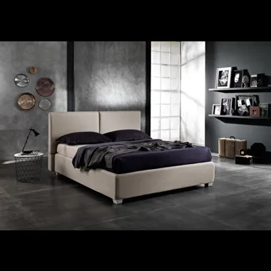 Letto in tessuto imbottito con testiera a doppio pannello Double di Artigianaletti