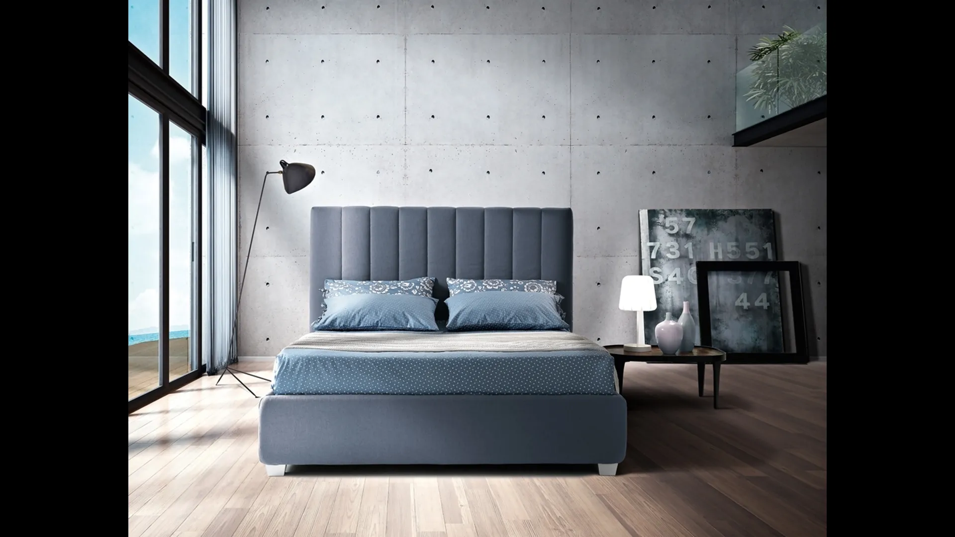 Letto in tessuto blu carta da zucchero con testiera imponente Navajo Alto di Artigianaletti