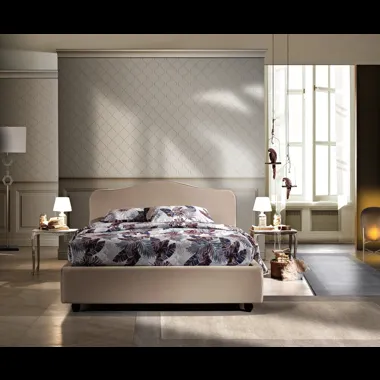 Letto in tessuto con testiera sagomata Zar di Artigianaletti