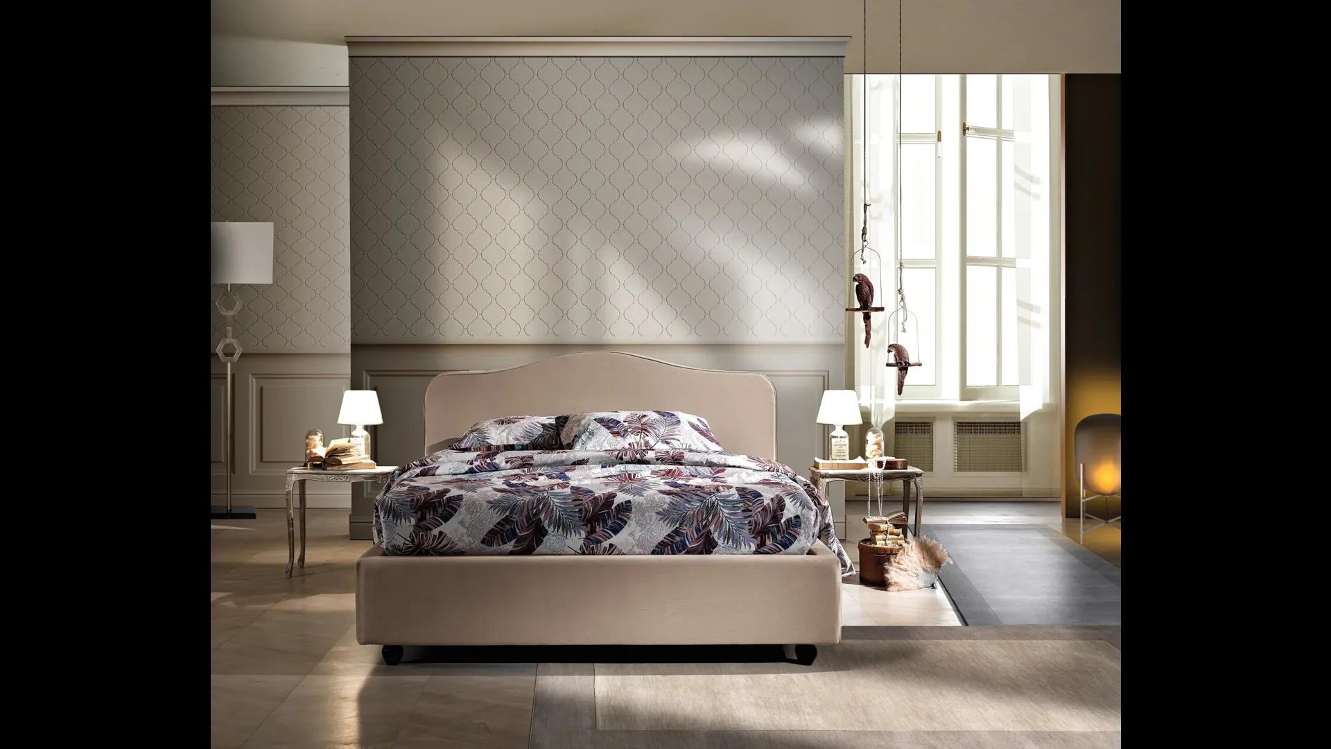 Letto in tessuto con testiera sagomata Zar di Artigianaletti