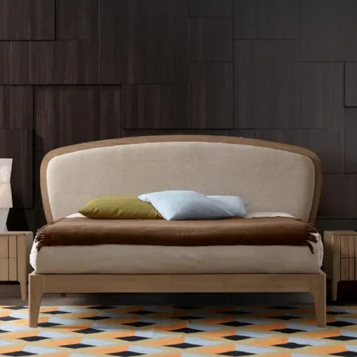 Letto in legno con testiera in tessuto imbottito Battlò di Modesign
