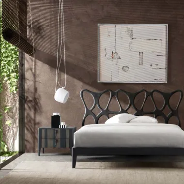 Letto Pedrera in legno finitura antracite con testiera di Modesign