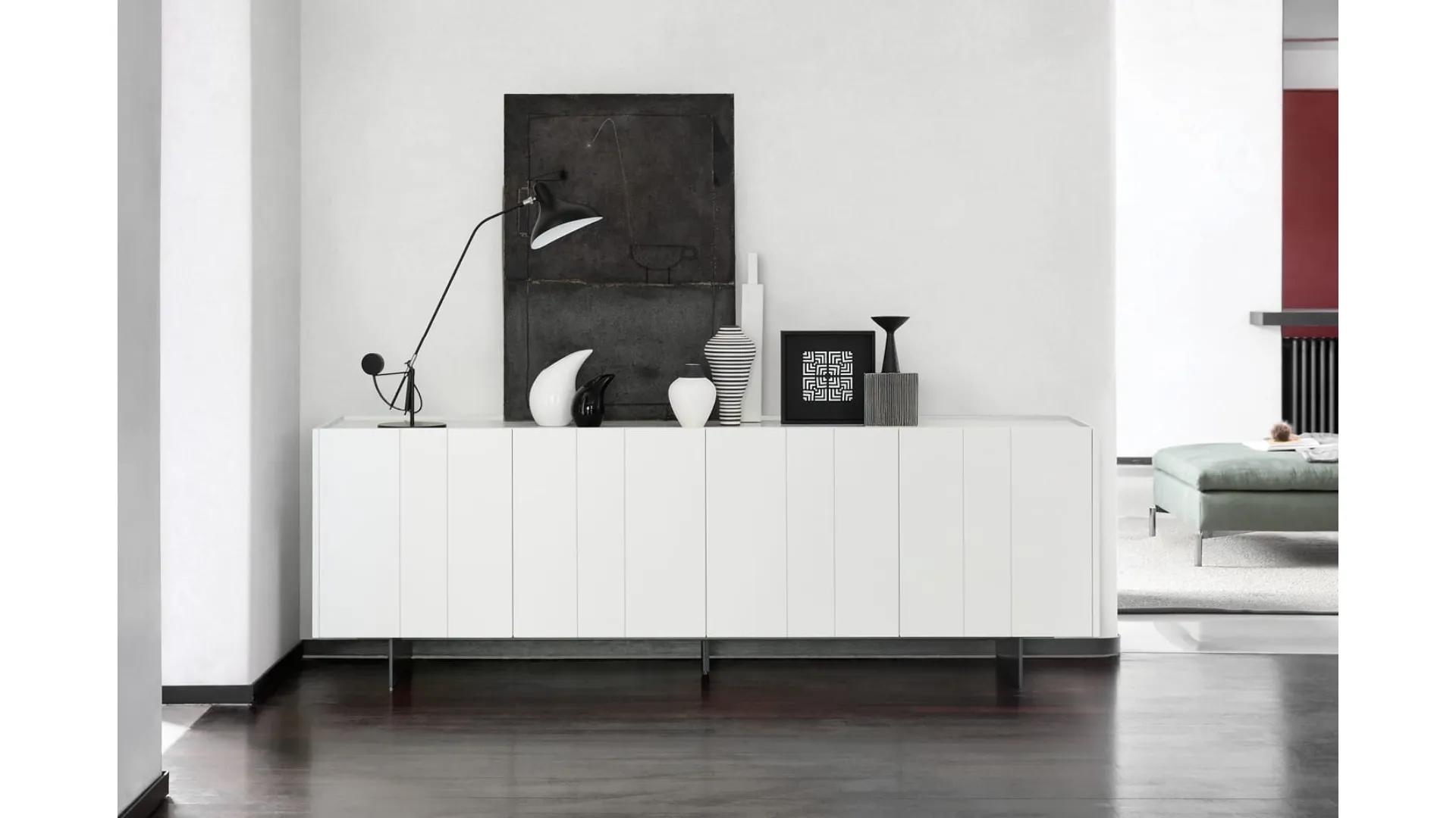 Madia Stripe in laccato bianco  opaco di Novamobili