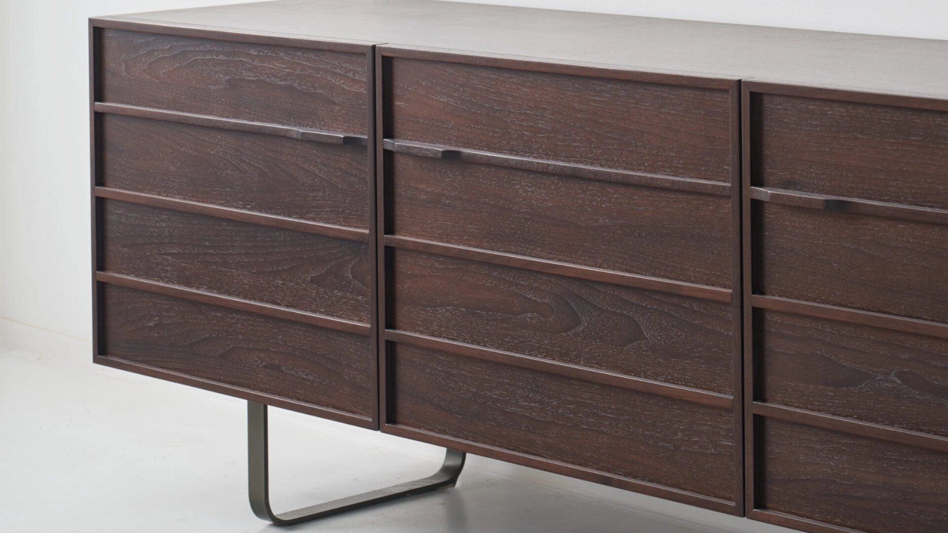 Madia Zen in noce canaletto di Modesign
