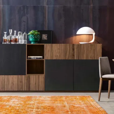 Parete Attrezzata in noce canaletto finitura antracite e havana Composizione 04 di Modesign