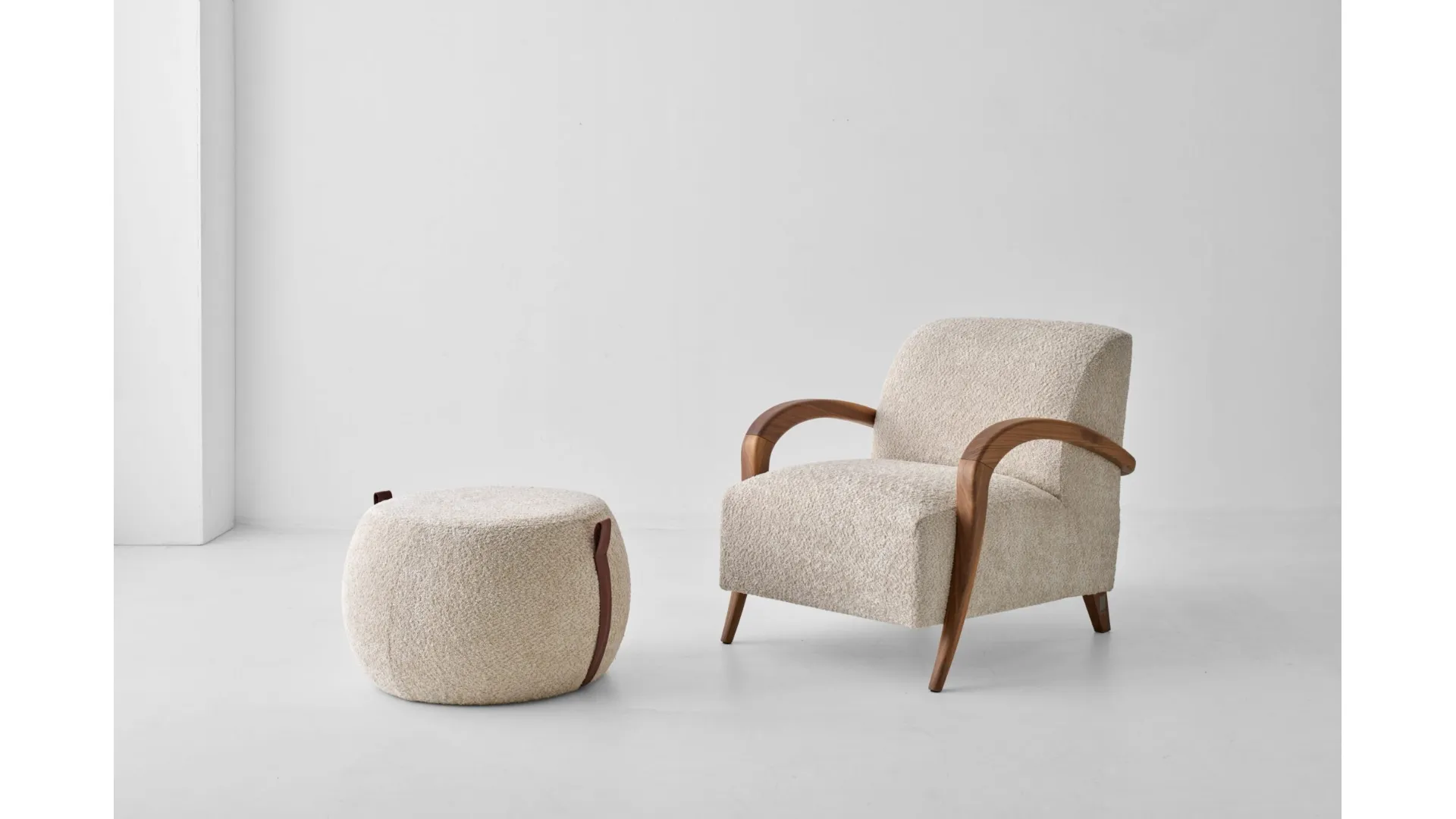 Poltrona in tessuto Domino di Modesign