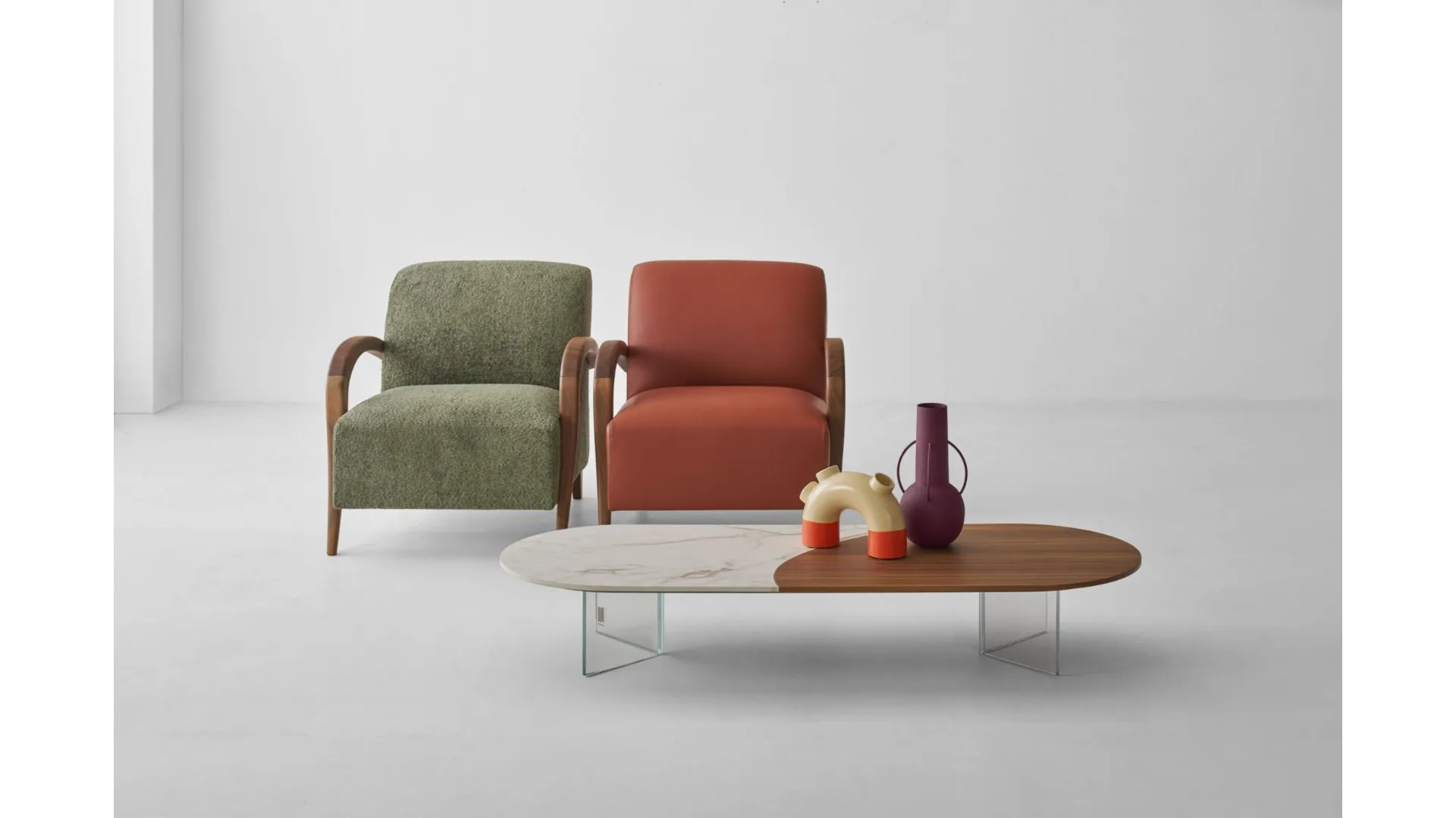 Poltrona in tessuto o pelle Domino di Modesign