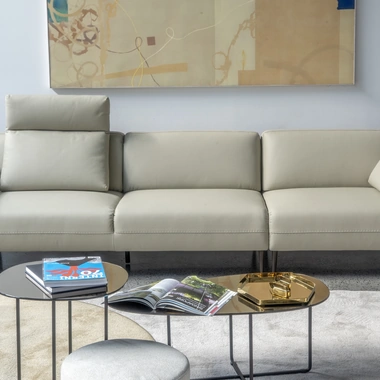 Divano lineare in pelle 4U di Calia