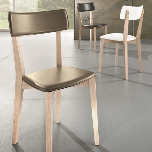 Sedia Ginger S132 in cuoio e legno di Friulsedie