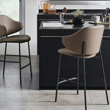 Sgabello in pelle Holly di Calligaris