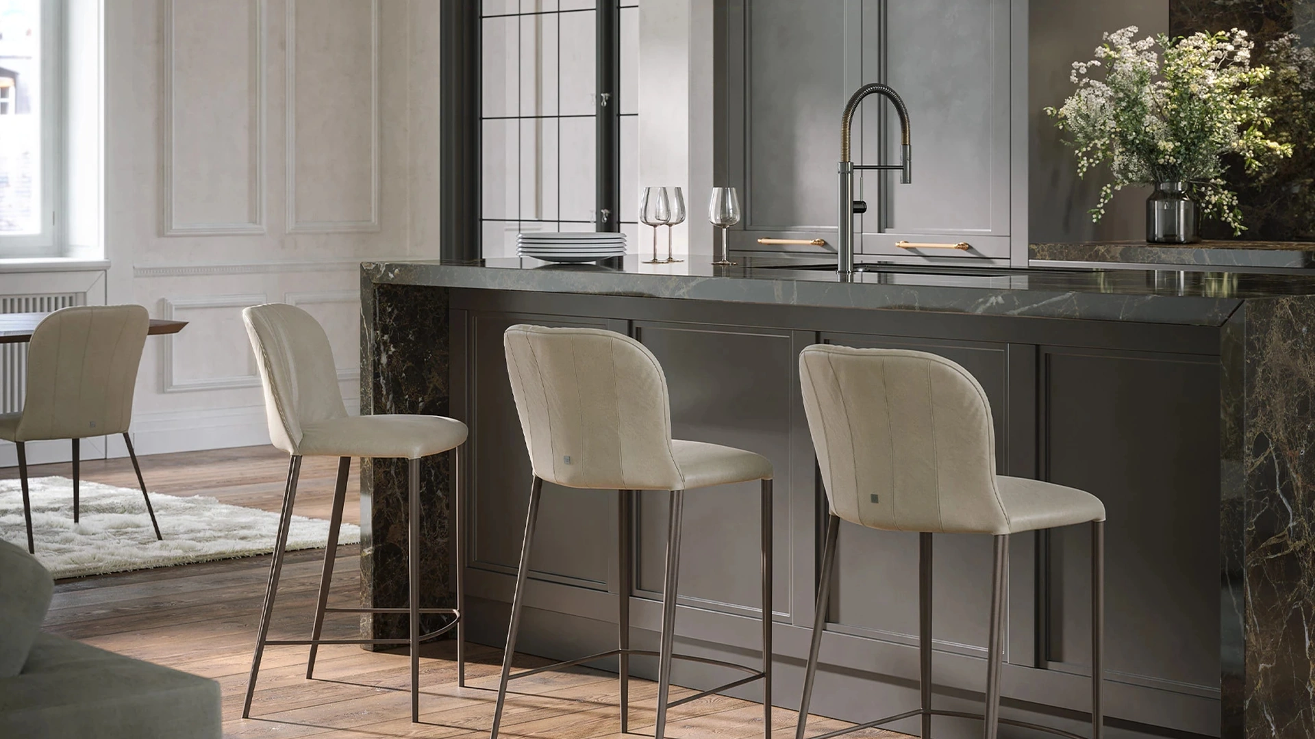 Sgabello Bustier in pelle di Tonin Casa