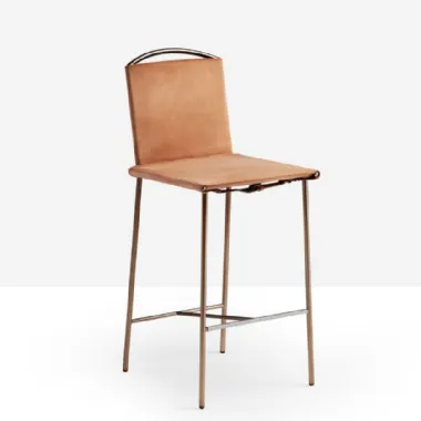 Sgabello Rem in cuoio di Midj