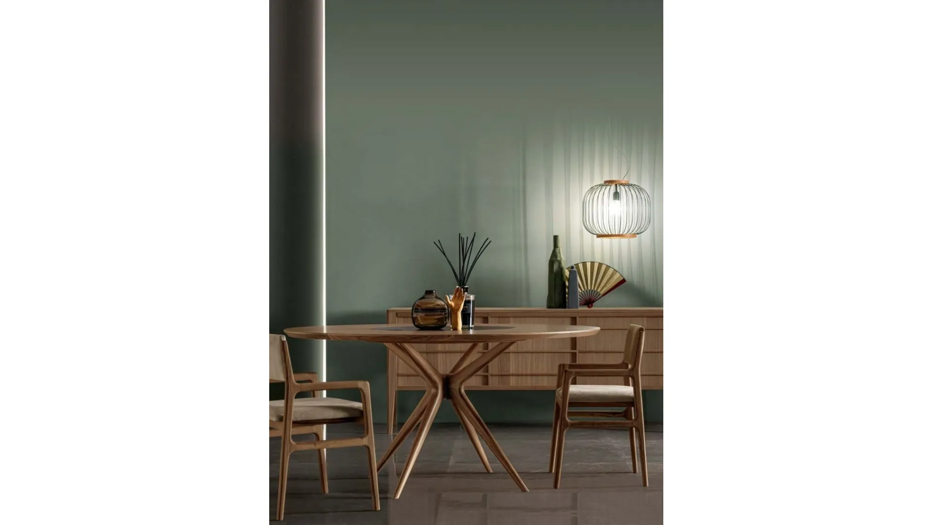 Sedia Shanghai in legno con schienale e seduta imbottiti di Modesign