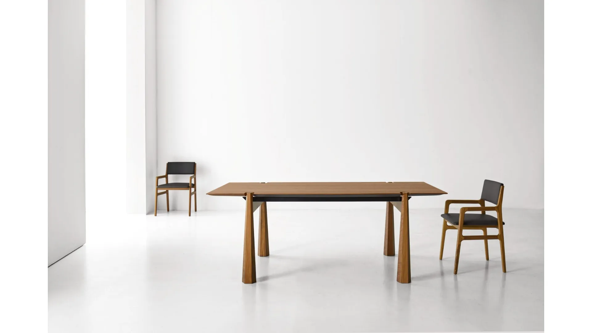 Tavolo York in legno di Modesign
