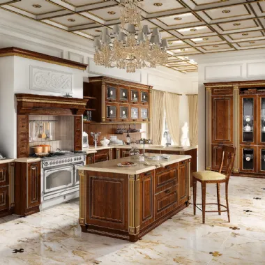 Cucina Classica Imperial con isola di Home Cucine