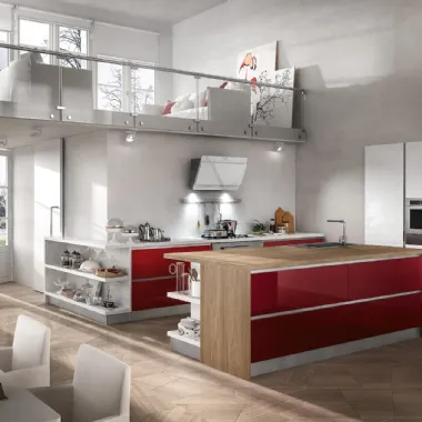 Cucina Moderna con isola Reflexa 06 in laminato Bordeaux e Bianco con top in tavolato Olmo e finitura Ghiaccio di Home Cucine